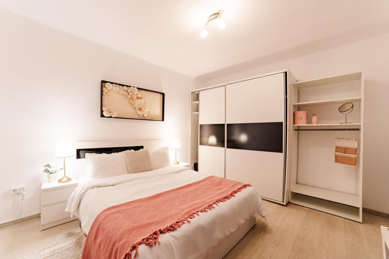Anastasia Apartments With Parking Braşov Exterior foto