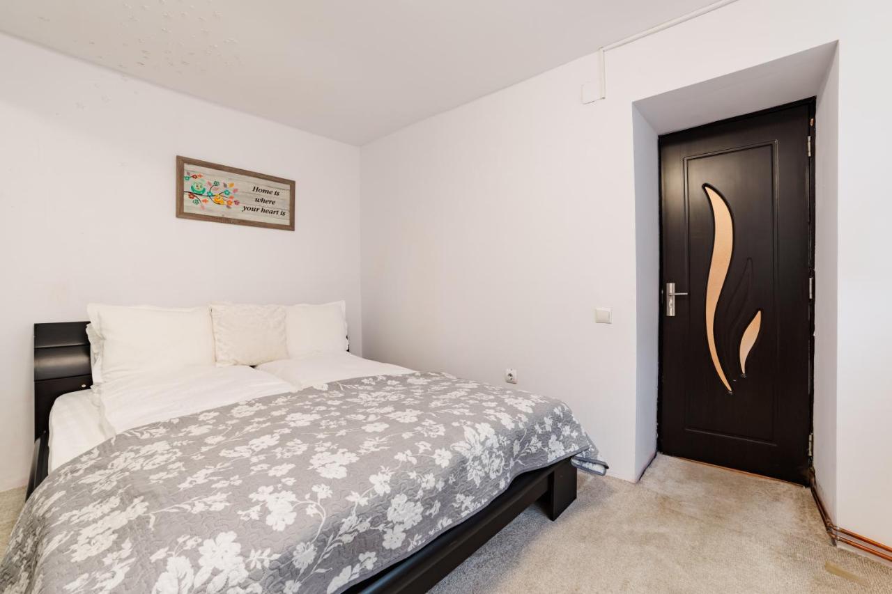 Anastasia Apartments With Parking Braşov Exterior foto