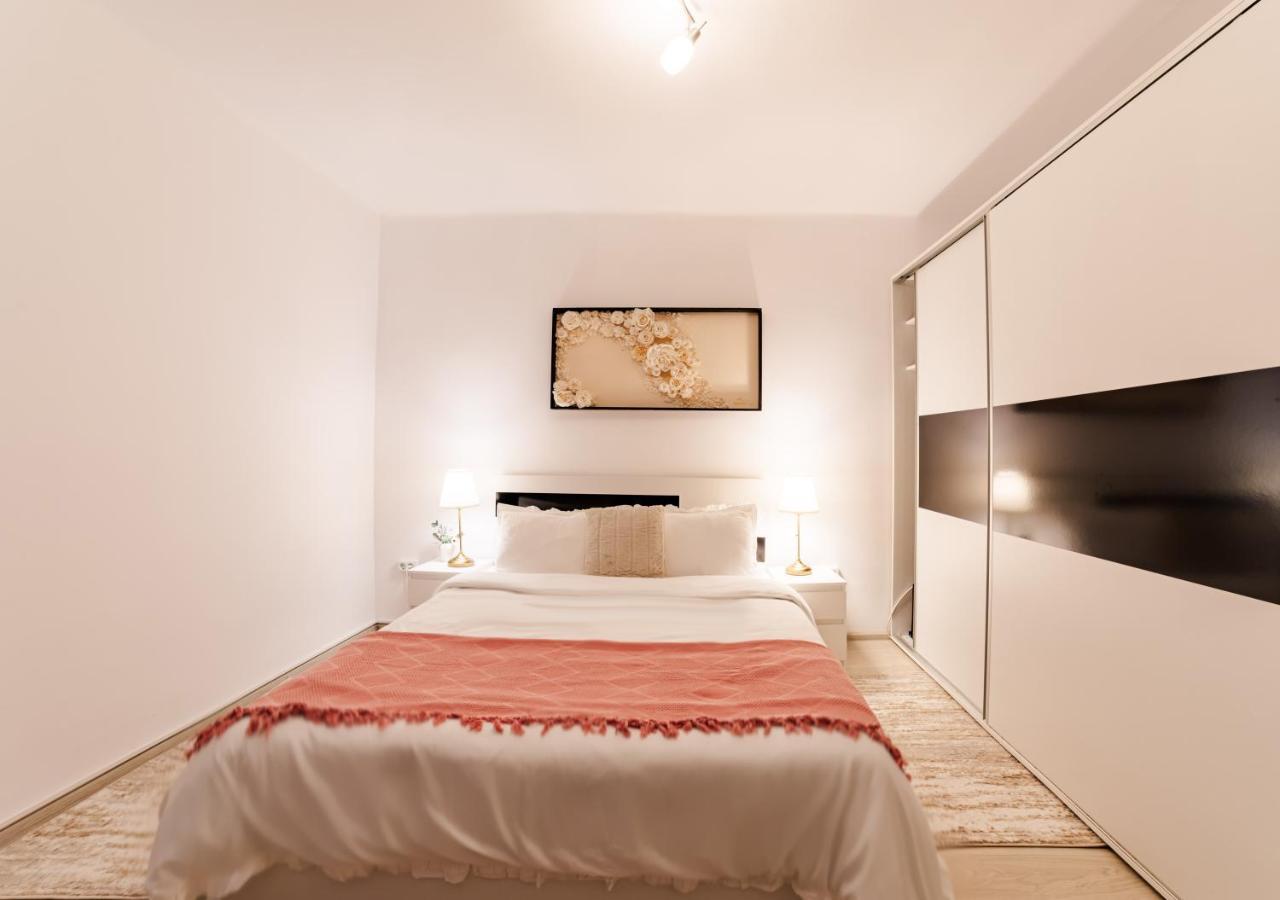 Anastasia Apartments With Parking Braşov Exterior foto